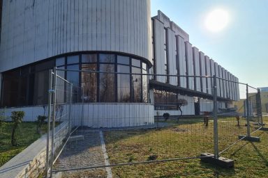 Elkezdődött a Komáromi Jókai Színház felújítása